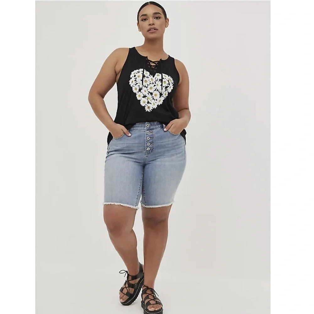 Torrid Black Tank Top with Daisy Heart Design - Picture 7 of 7